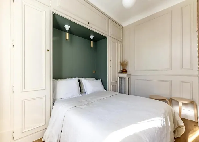 Luxury And Comfort On Champs-elysees *