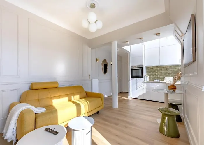 Luxury And Comfort On Champs-elysees Paris