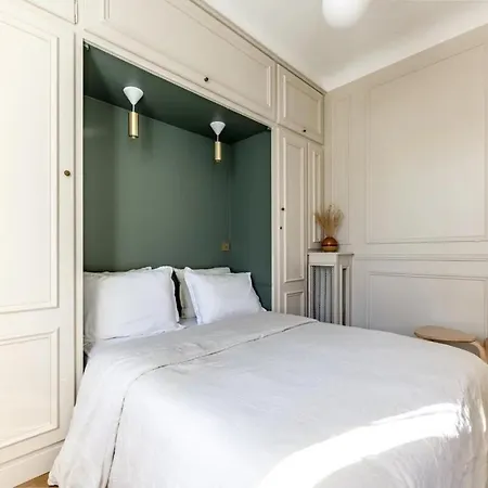 Luxury And Comfort On Champs-elysees *