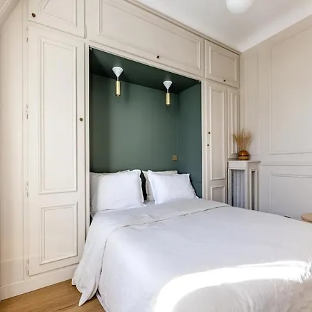 Luxury And Comfort On Champs-elysees