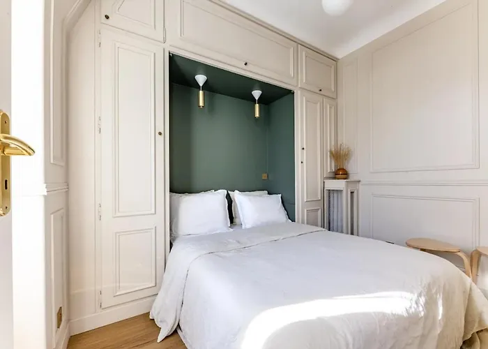 Luxury And Comfort On Champs-elysees